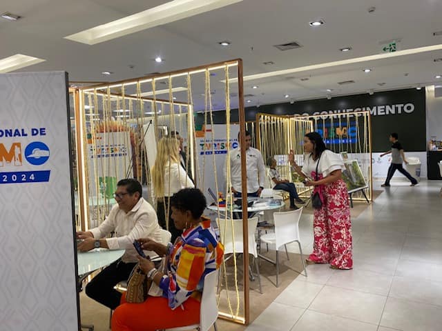 Full service feature